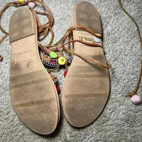 Big Buddha Pom Pom Lace-Up Beaded Gladiator Sandal Women Size 7 Flat Summer Shoe - Picture 4 of 4